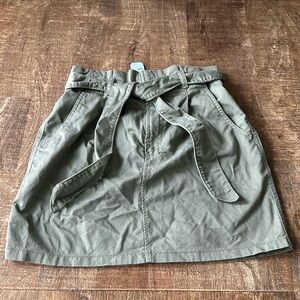 Loft green cargo skirt with pockets 2 petite